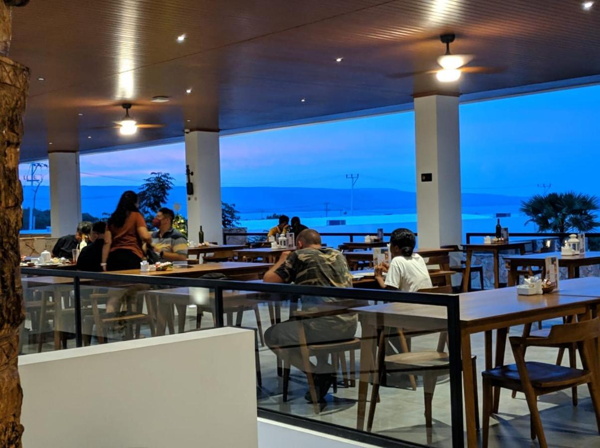 Kambaniru Beach Hotel And Resort Уайнгапу Екстериор снимка