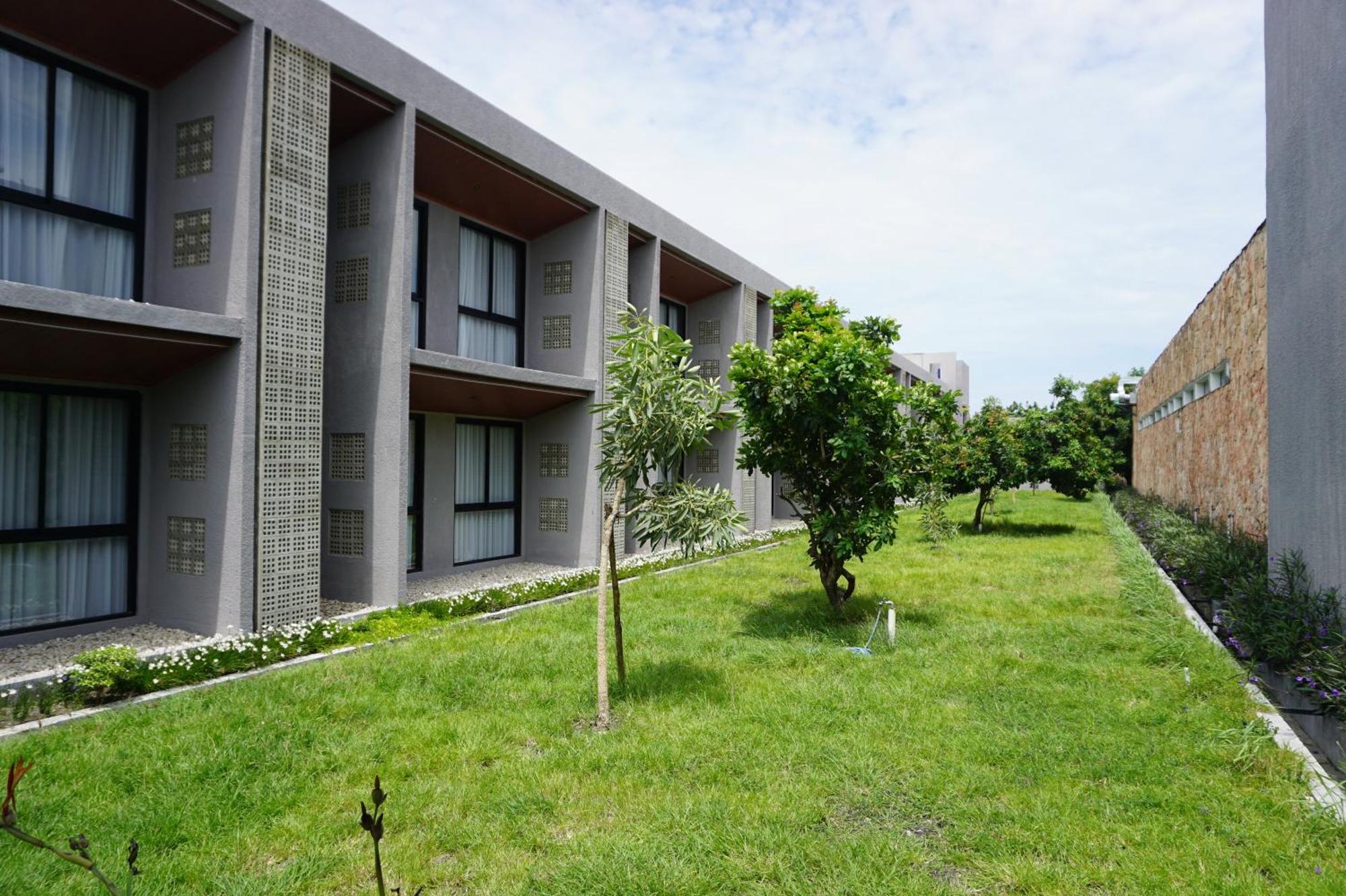Kambaniru Beach Hotel And Resort Уайнгапу Екстериор снимка