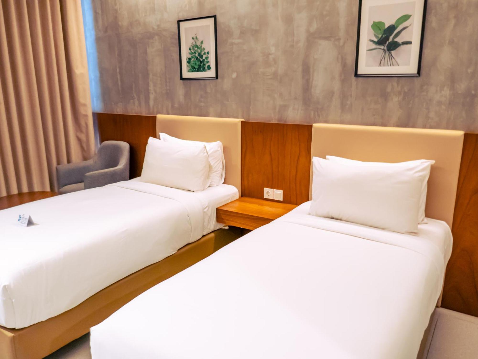 Kambaniru Beach Hotel And Resort Уайнгапу Екстериор снимка
