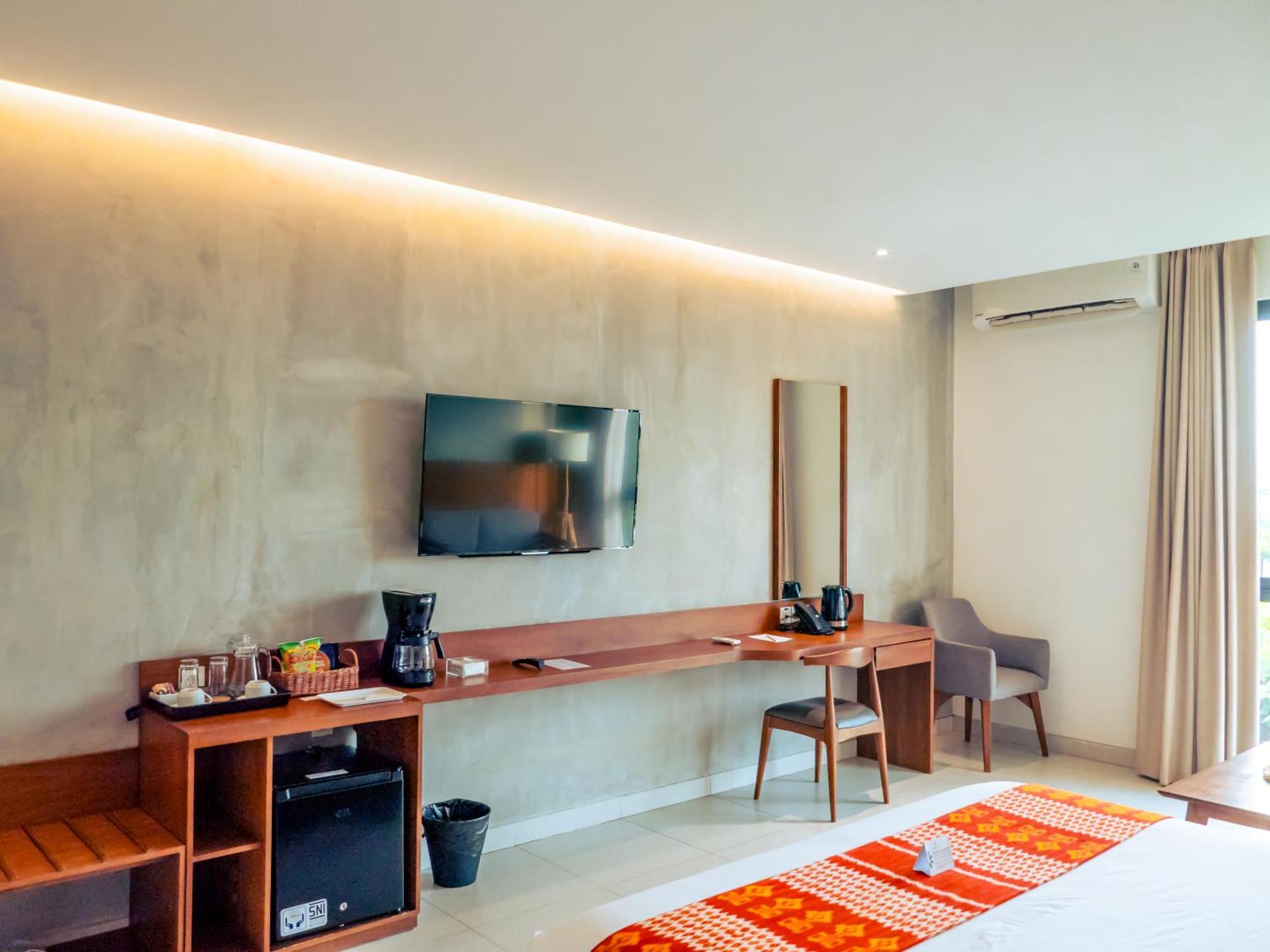 Kambaniru Beach Hotel And Resort Уайнгапу Екстериор снимка